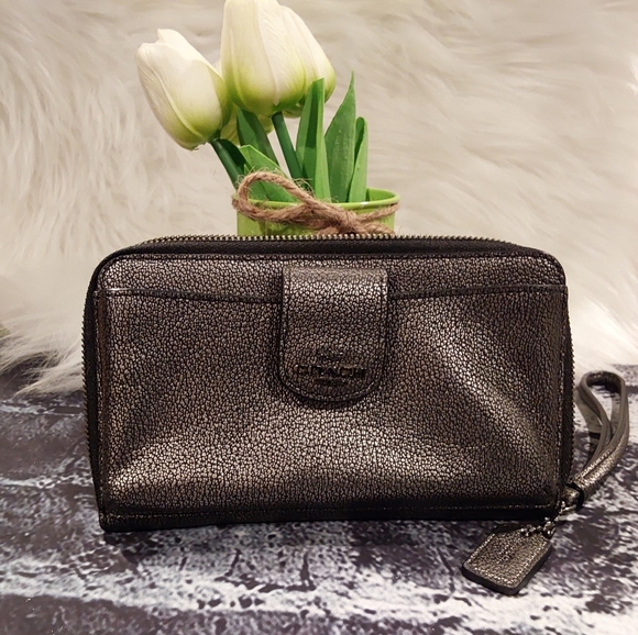 COACH METALIC WRISTLET - Picture 1 of 12